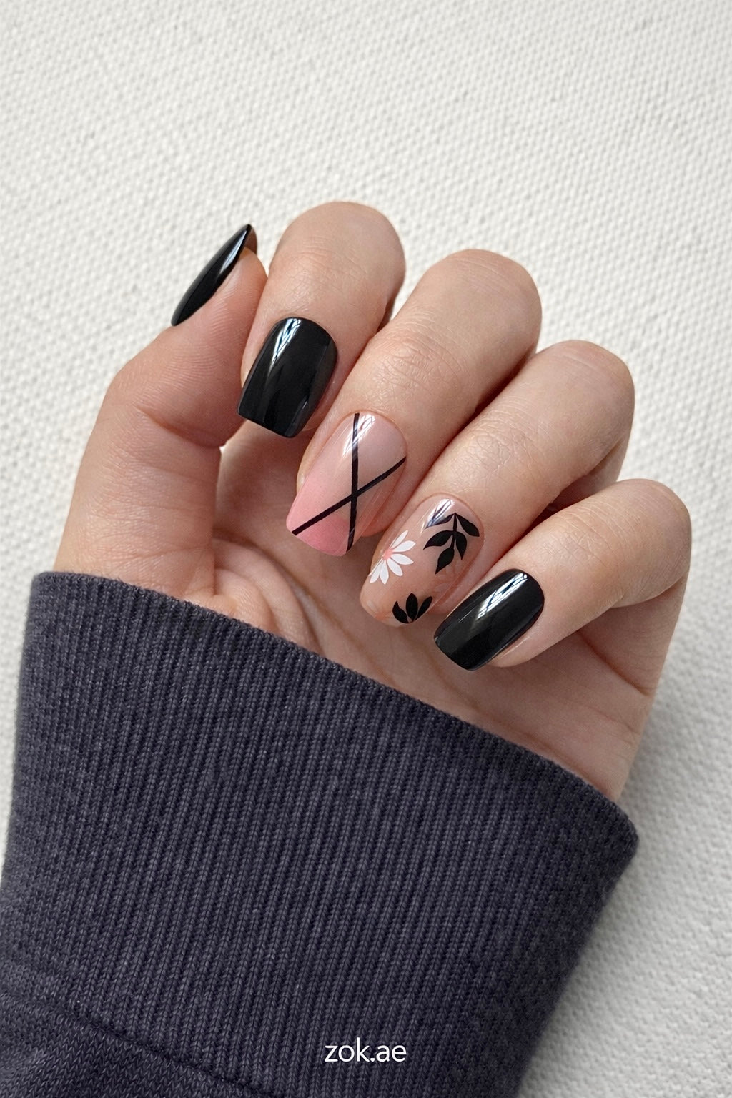 Press-On Nails 054