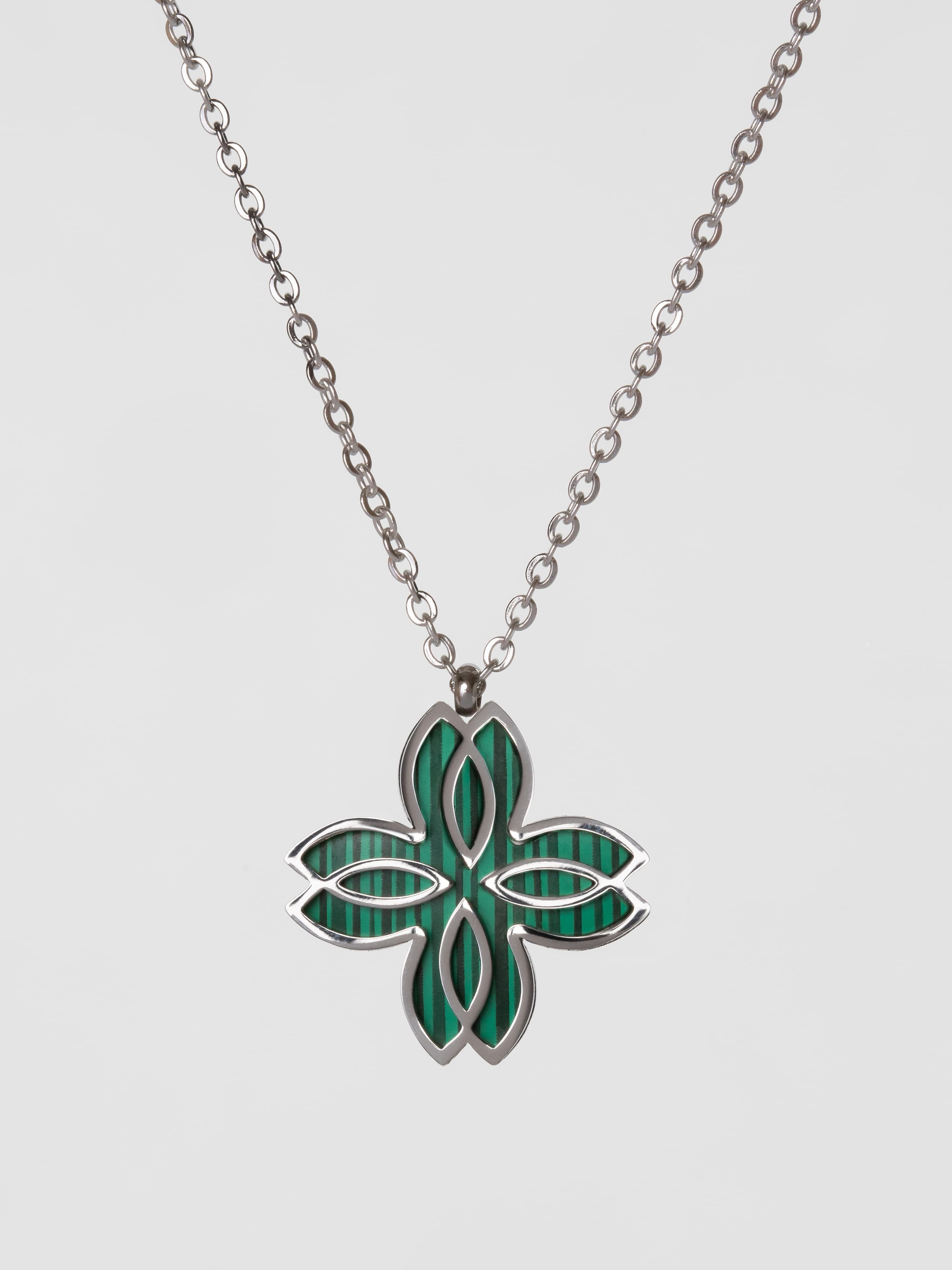 Zeina Pendant Necklace Gold Chain UAE