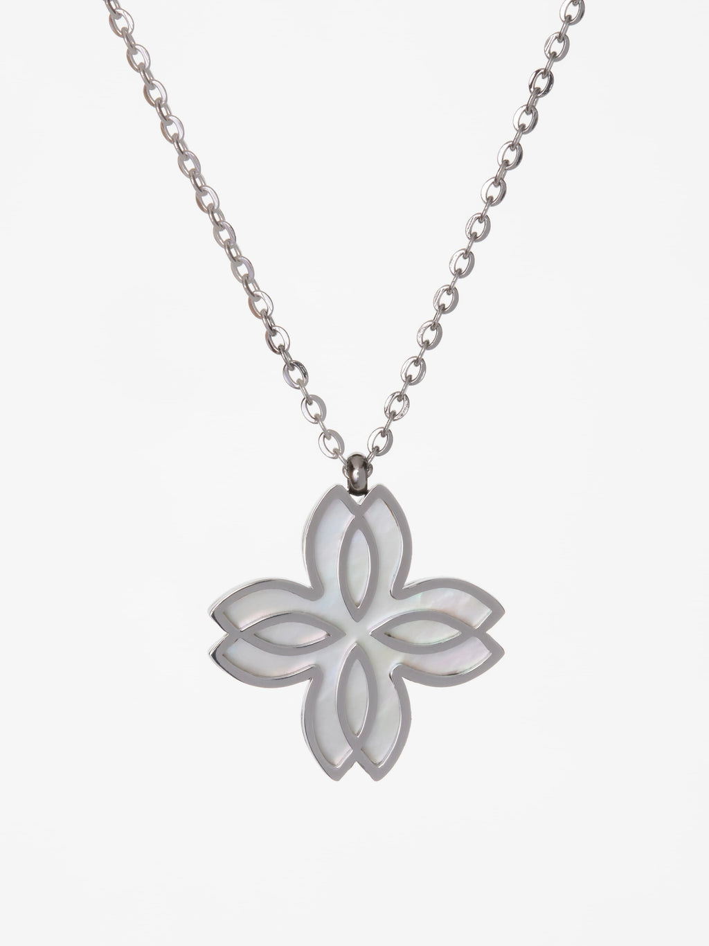Zeina Pendant Necklace Close Up Detail UAE
