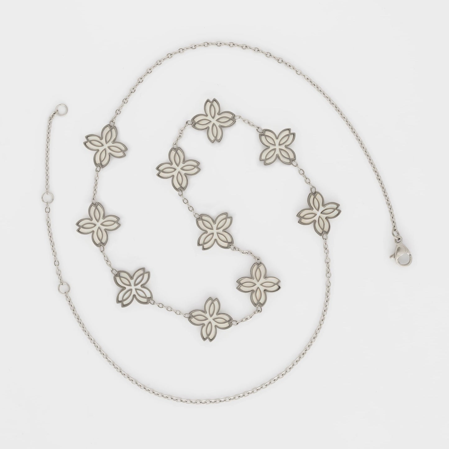 Zeina 10 flowers necklace