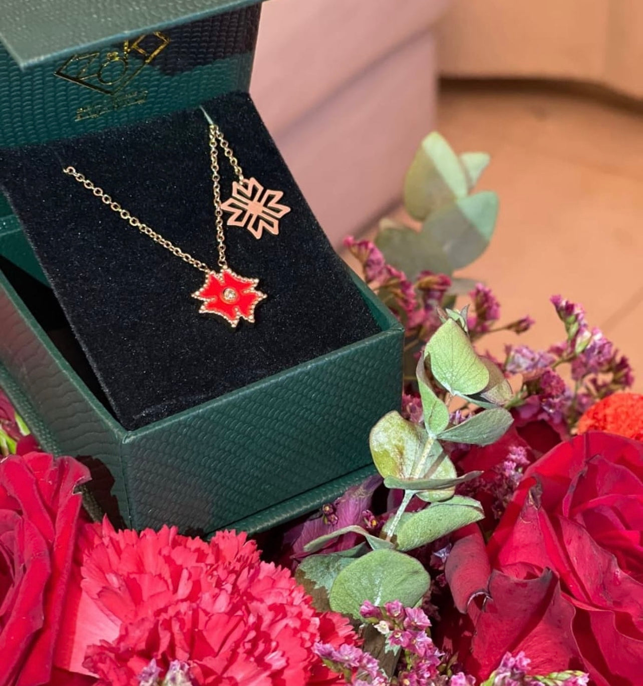 Zok Eternity Necklace Side View Gold UAE