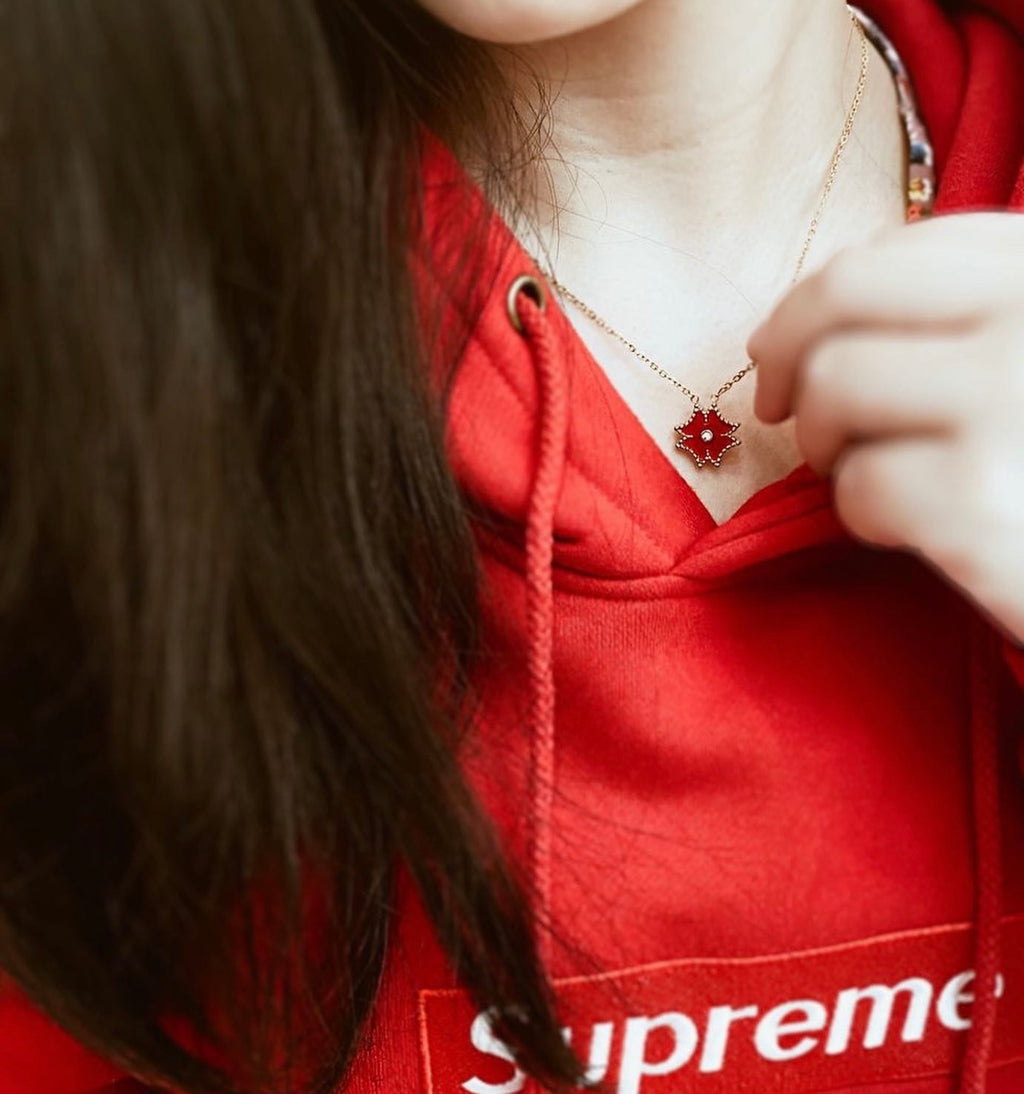 Zok Eternity Flower Necklace Close Up UAE